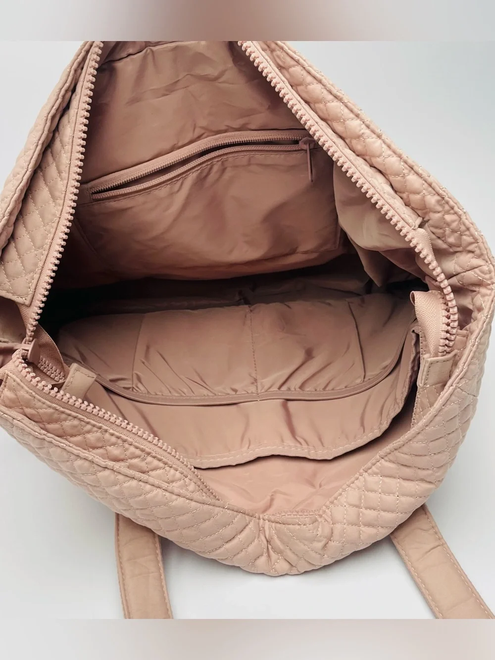 Bagsmart Dusty Pink Quilted Computer Laptop Zip Pocket Bag
